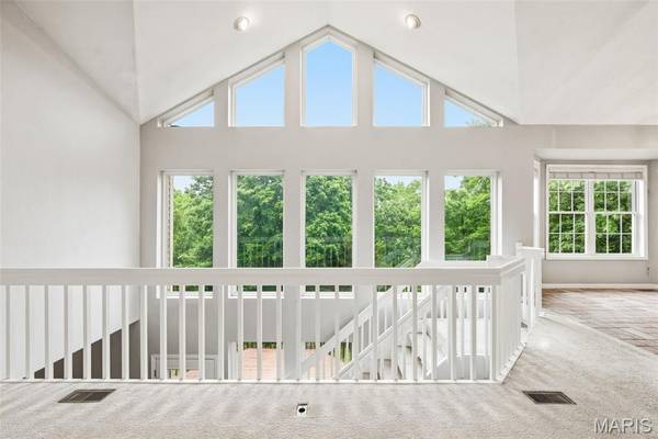 5063 Oak Bluff DR, High Ridge, MO 63049