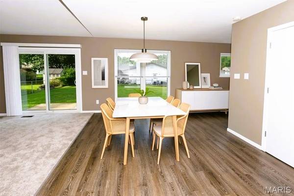 4221 Meadowgreen Trails DR, St Louis, MO 63129