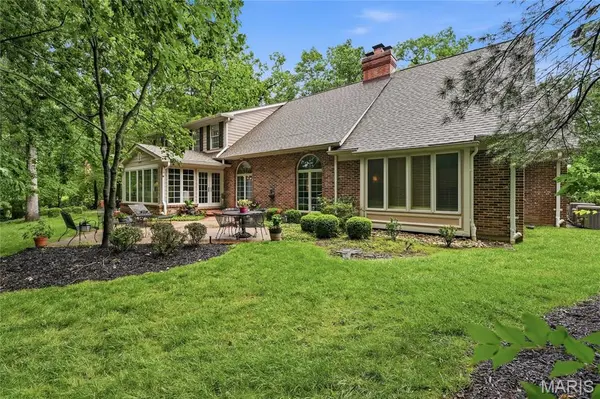 9767 Fall Ridge TRL, Sunset Hills, MO 63127