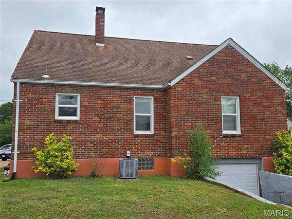 105 S Carleton ST, Farmington, MO 63640