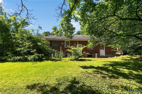1205 Duenke DR, Bellefontaine Nghbrs, MO 63137
