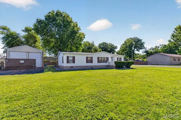 40 Godin AVE, East Carondelet, IL 62240