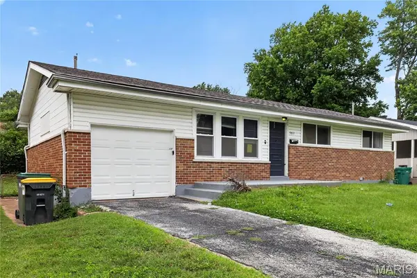 9811 Portage DR, St Louis, MO 63136
