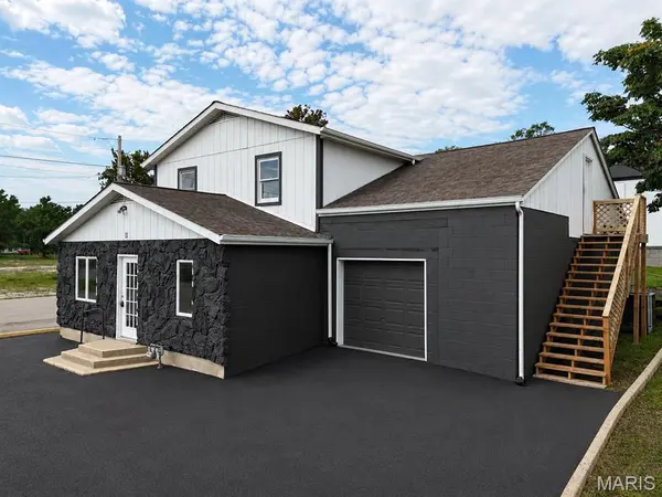 11 S 2nd ST, Festus, MO 63028