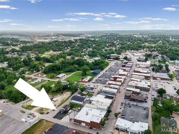 11 S 2nd ST, Festus, MO 63028