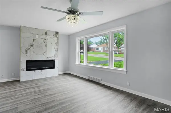 826 Fontaine PL, St Louis, MO 63137