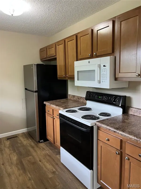 3211 College AVE, Alton, IL 62002