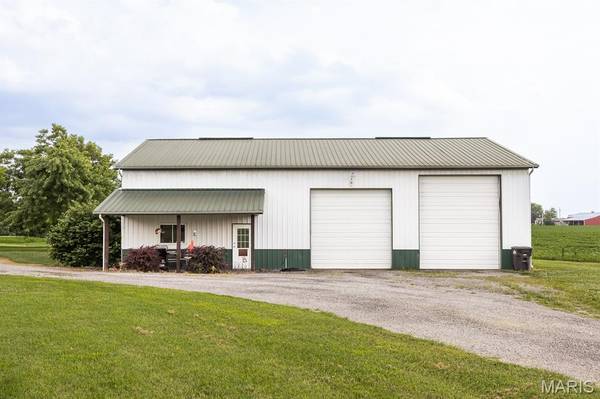 14218 Schuster RD, Pocahontas, IL 62275