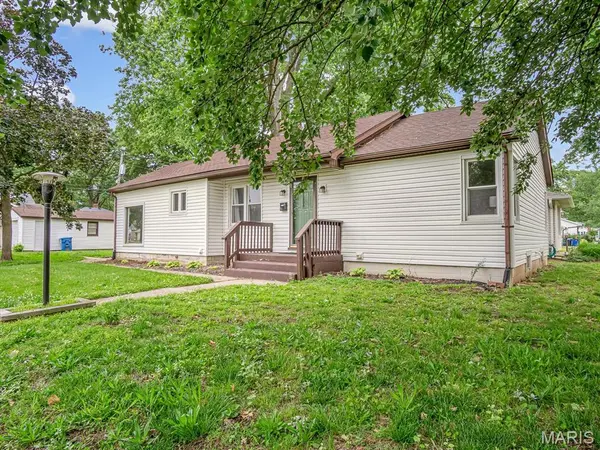 1516 Ash ST, Highland, IL 62249