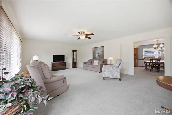 1920 Cypress ST, Highland, IL 62249