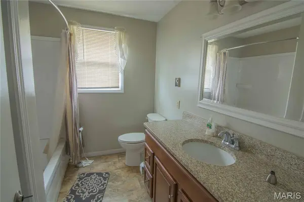408 E 1st ST, Ramsey, IL 62080