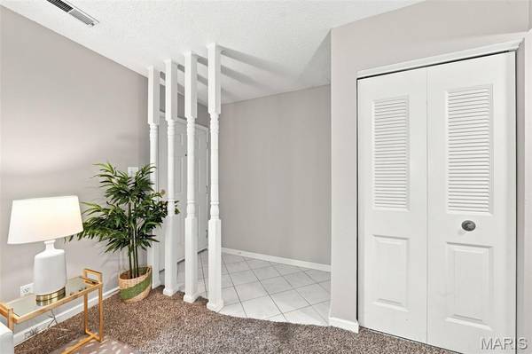 1437 Oriole PL, Brentwood, MO 63144