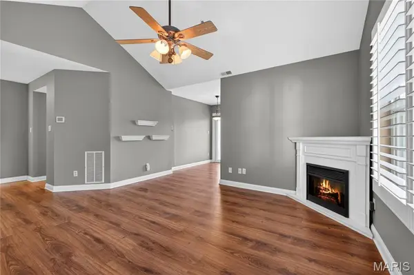 16560 Victoria Crossing DR #J, Grover, MO 63040