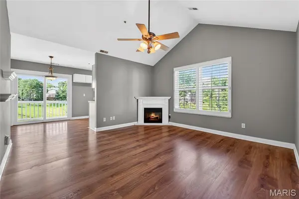 16560 Victoria Crossing DR #J, Grover, MO 63040