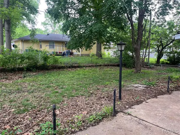 1534 Comet DR, St Louis, MO 63137