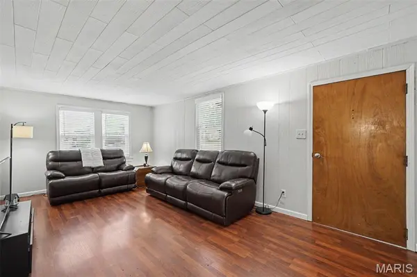 122 Almeling ST, New Melle, MO 63365