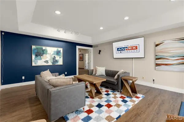 22 Richmond Center CT #8, St Peters, MO 63376