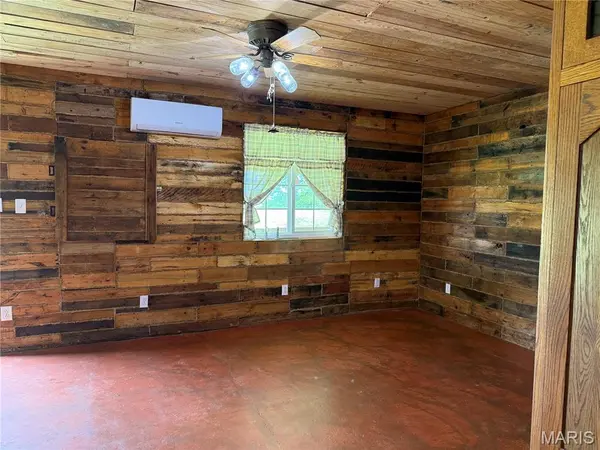 151 E Doc Lin DR, Sparta, IL 62286