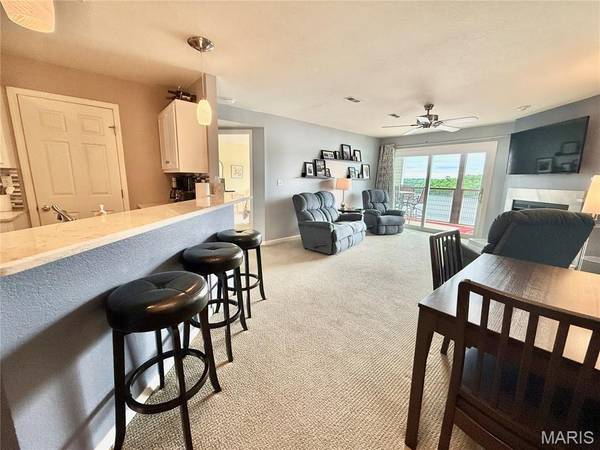 222 Park Place LN #2A, Kaiser, MO 65047