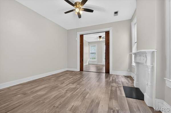 2416 S 13th ST #A, St Louis, MO 63104