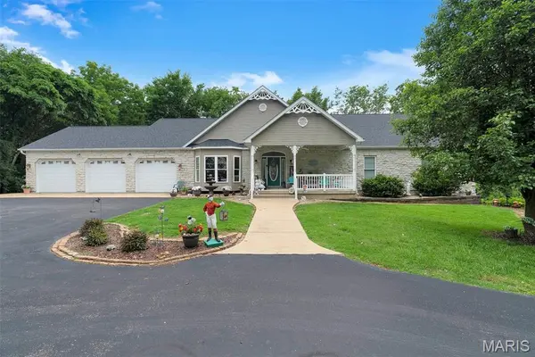 1520 Fenton Hills RD, Fenton, MO 63026