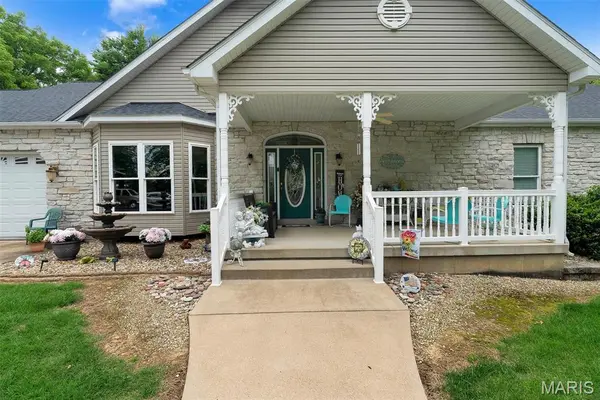 1520 Fenton Hills RD, Fenton, MO 63026
