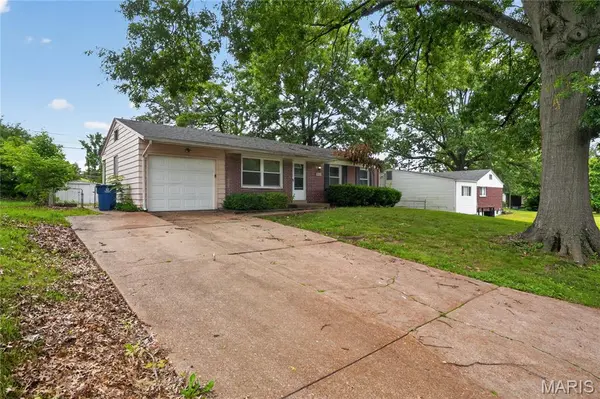 10604 Trask DR, St Louis, MO 63136