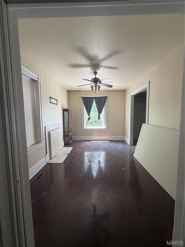 5218 Lotus AVE, St Louis, MO 63113
