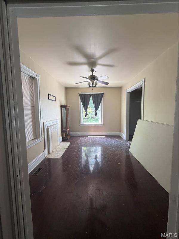 5218 Lotus AVE, St Louis, MO 63113