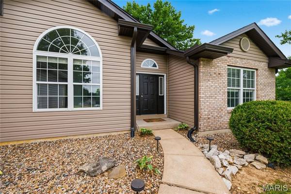 129 Fleur De Lis DR, Wentzville, MO 63385