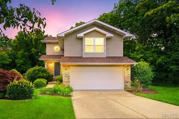 706 Norwood TER, Lake St Louis, MO 63367