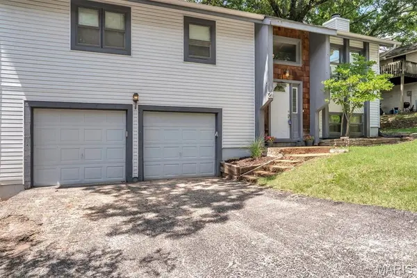 21 Muir ST, Eureka, MO 63025