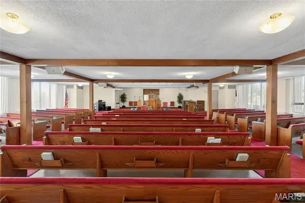 206 Emerling DR, Cool Valley, MO 63121