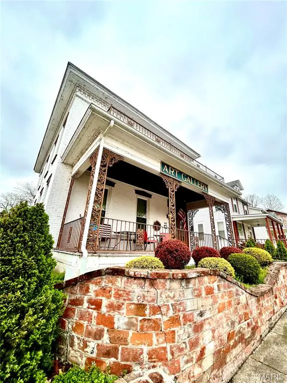202 N 3rd ST, Louisiana, MO 63353