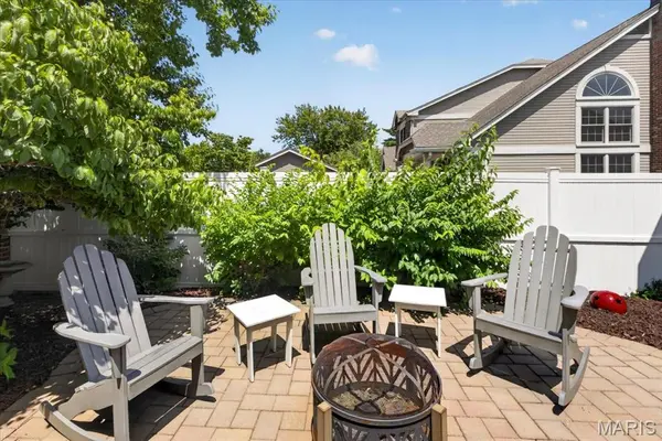 15810 Harris Ridge CT, Chesterfield, MO 63017