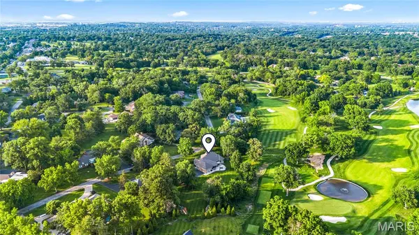 50 Meadowbrook Country Club Estate, Ballwin, MO 63011