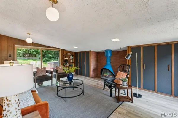 931 Coffey DR, St Louis, MO 63126
