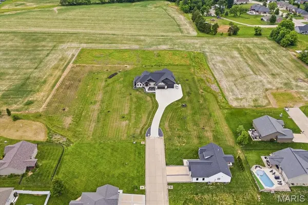 422 Briarfest DR, Millstadt, IL 62260