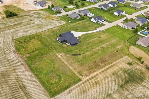 422 Briarfest DR, Millstadt, IL 62260