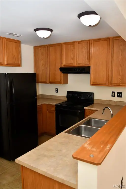 3 Hensley TER, Jennings, MO 63136