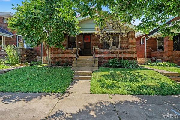 6112 Newport AVE, St Louis, MO 63116