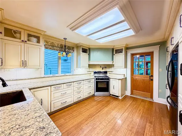 505 Thompson LN, Arcadia, MO 63621