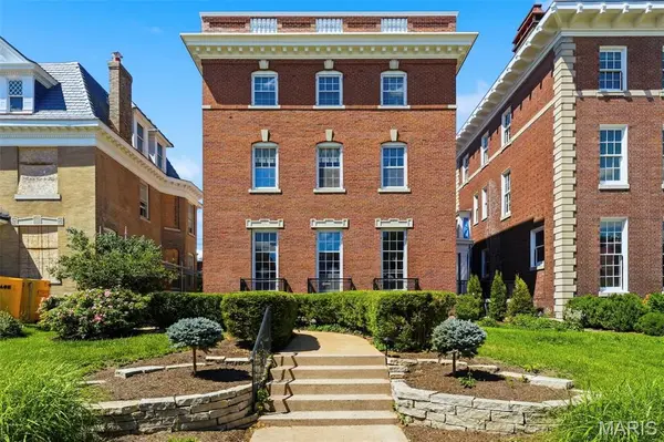 5257 Westminster PL, St Louis, MO 63108