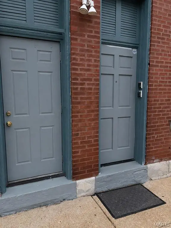 3401 Chippewa ST, St Louis, MO 63118