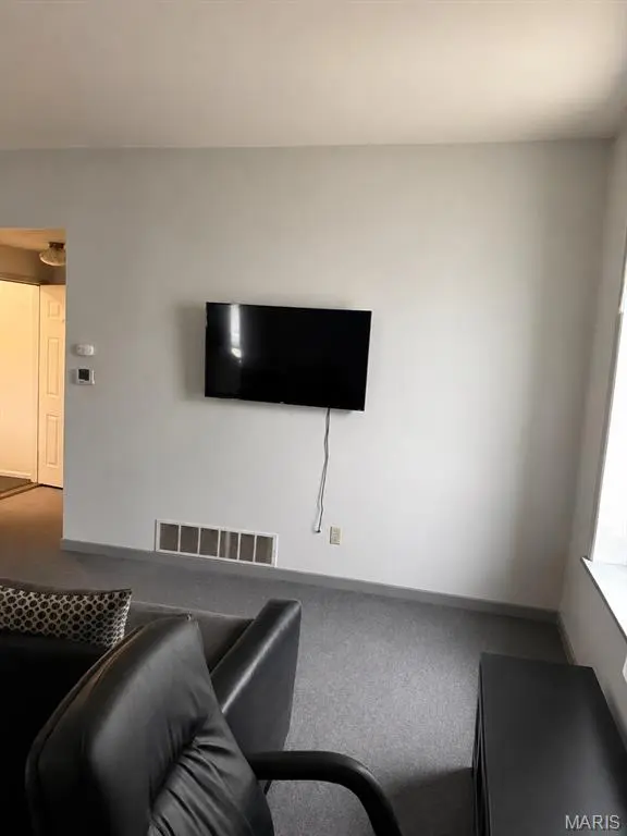 3401 Chippewa ST, St Louis, MO 63118