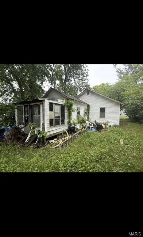 904 W Division ST, Bolivar, MO 65613