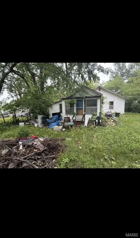 904 W Division ST, Bolivar, MO 65613