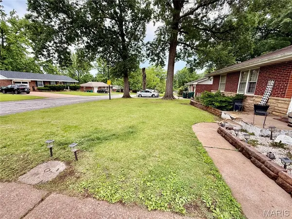 1244 Forest Home DR, Bellefontaine Nghbrs, MO 63137