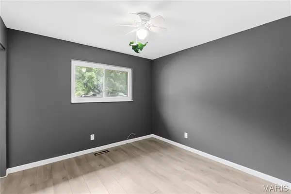 3 Petersburg CT, Arnold, MO 63010