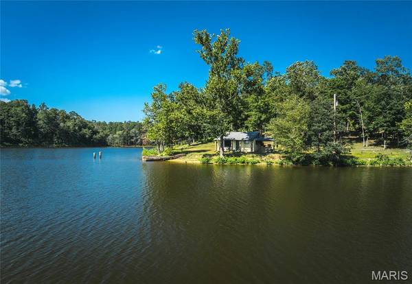 1292 Wayne 528, Greenville, MO 63944